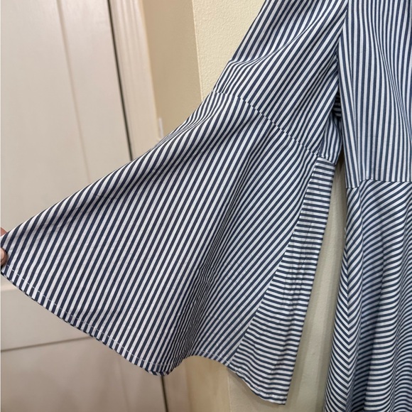 Anthropologie / 6 / Adria Moss Poplin Bell-Sleeved Dress / Feminine / Spring - Picture 7 of 12